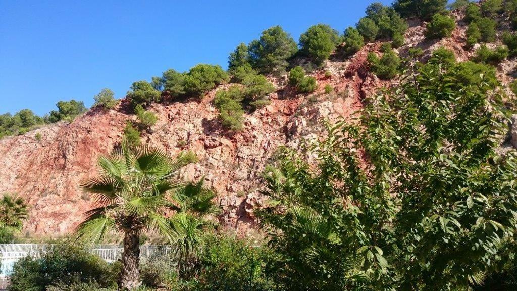 Aux Marches Du Soleil: Shared With Private Homestay